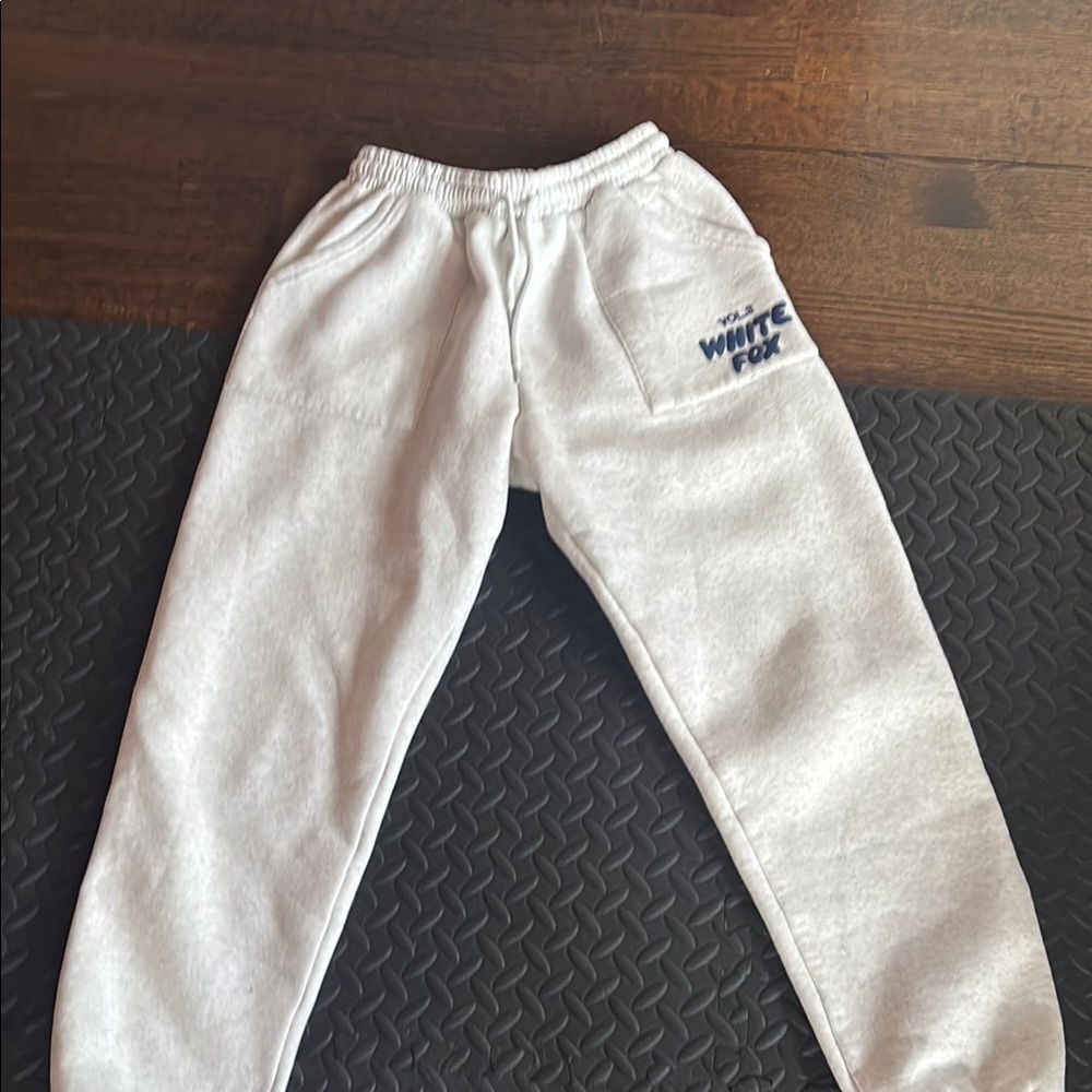 White fox Women’s Gray Sweatpants